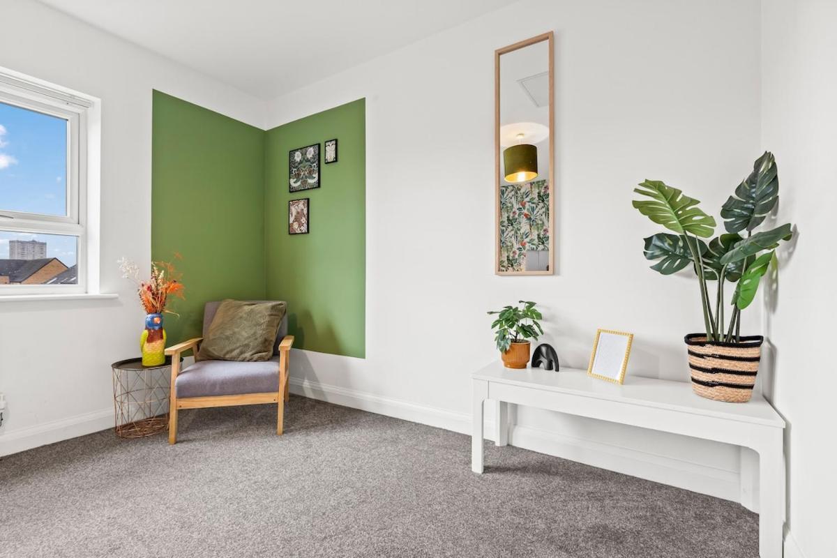 Luxury 5bdr Townhouse Sleeps 11 Bham Cc Parking Holiday home Birmingham