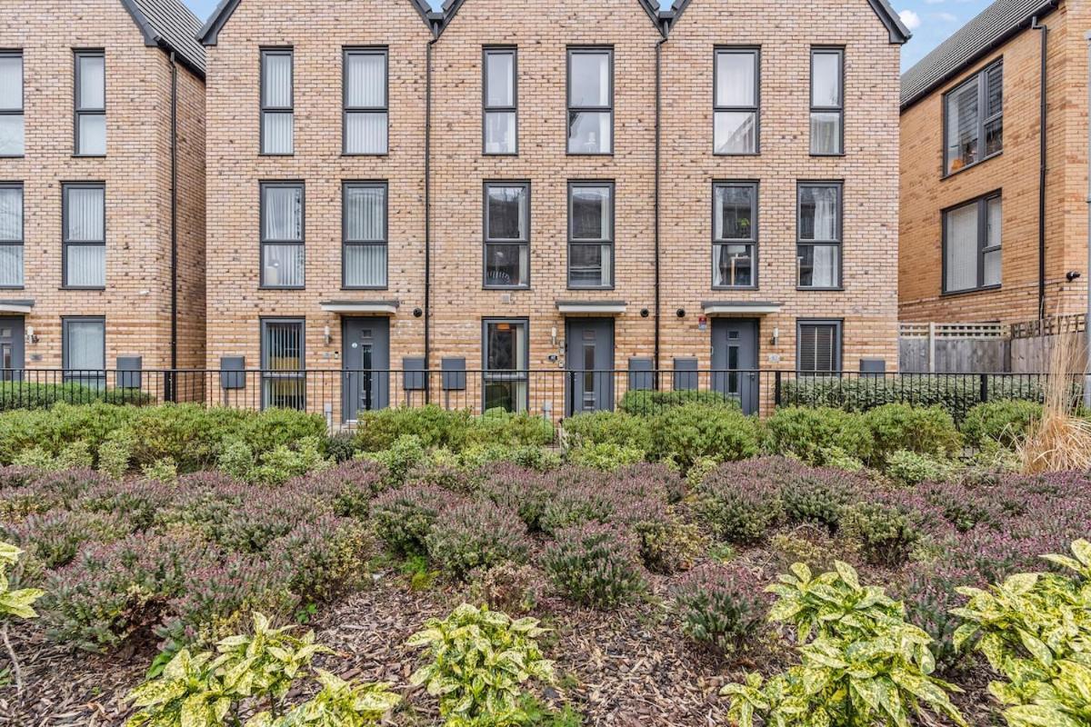 Luxury 5bdr Townhouse Sleeps 11 Bham Cc Parking Holiday home Birmingham