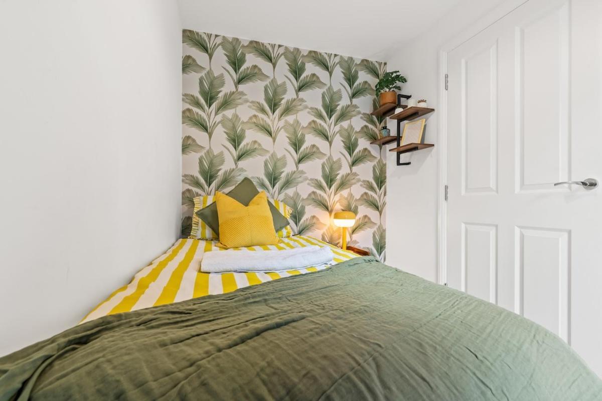 Holiday home Luxury 5bdr Townhouse Sleeps 11 Bham Cc Parking Birmingham